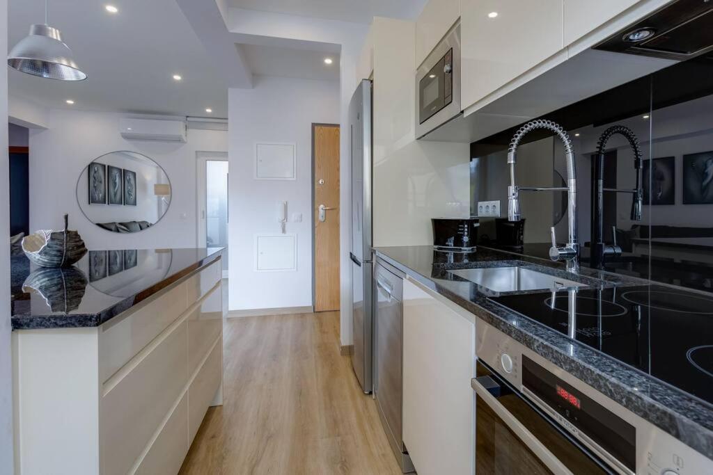 Yollaapartment Lagos Extérieur photo